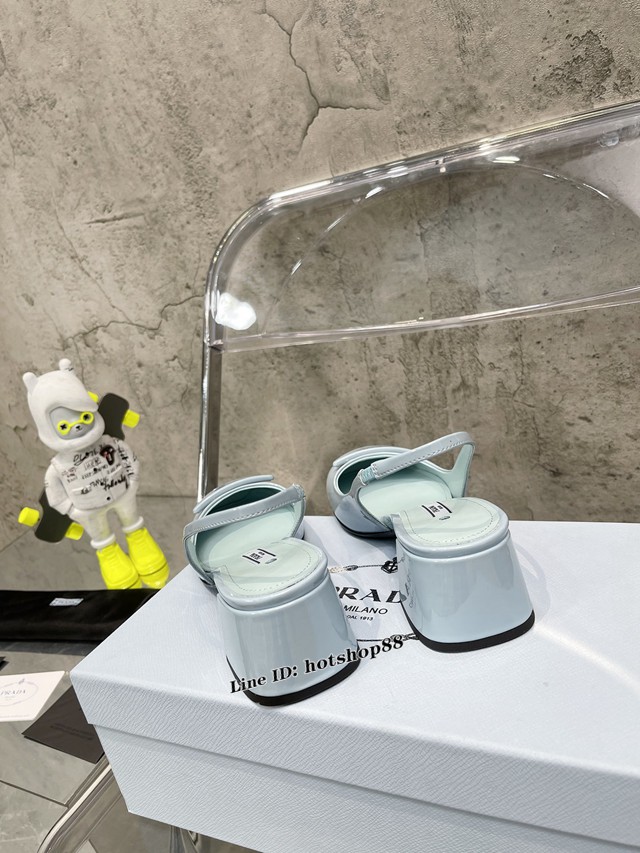 Prada小圓頭女鞋 普拉達2022早春新款馬卡龍系列高跟涼鞋 dx1948